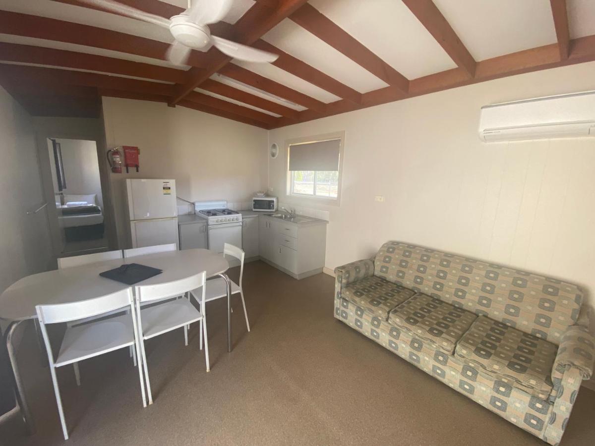 Big4 Moama Holiday Park Buitenkant foto