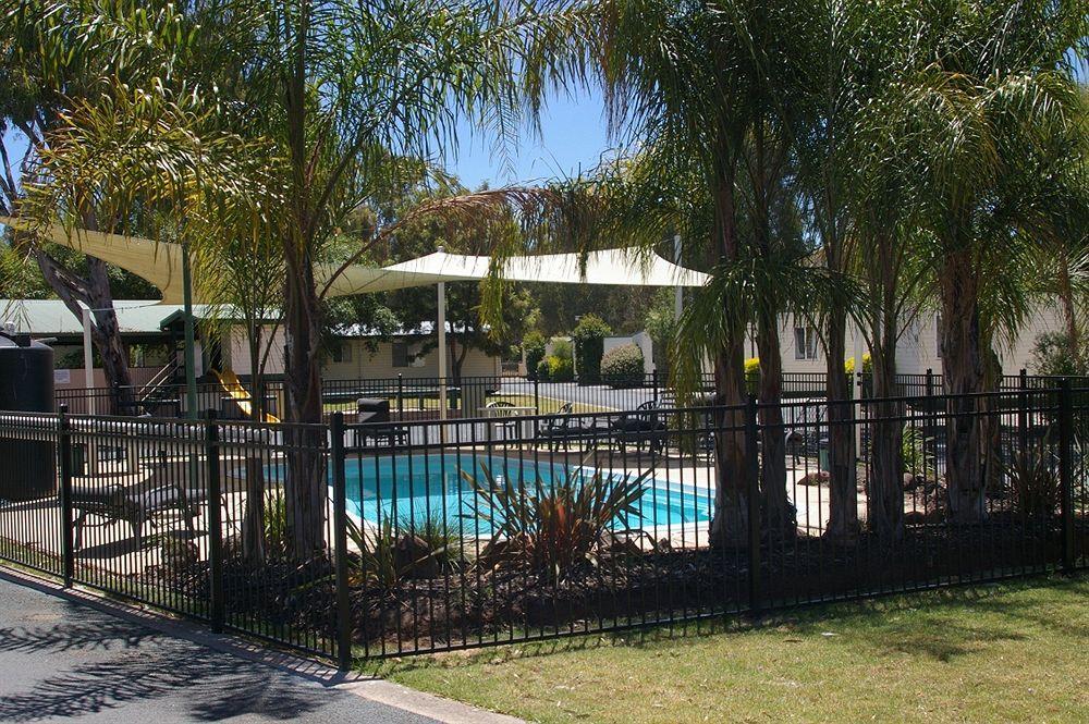Big4 Moama Holiday Park Buitenkant foto