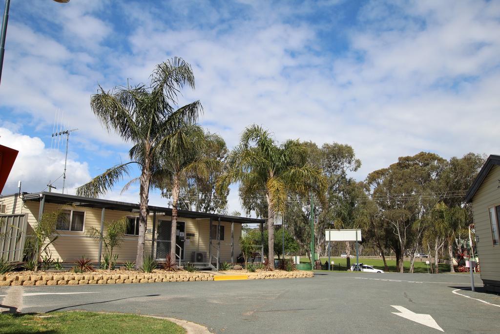 Big4 Moama Holiday Park Buitenkant foto