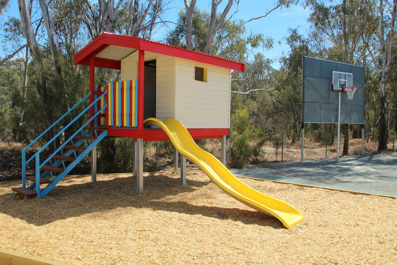 Big4 Moama Holiday Park Buitenkant foto